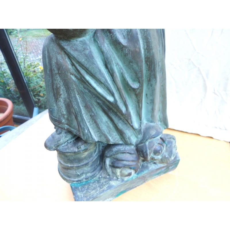 Art deco gipsen beeld meisje