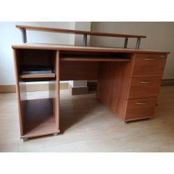 kleerkast en bureau