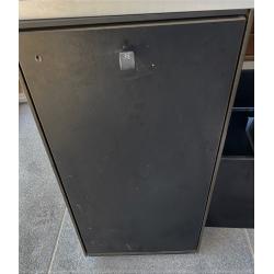 BULO soliede bureautafel en onderkasten