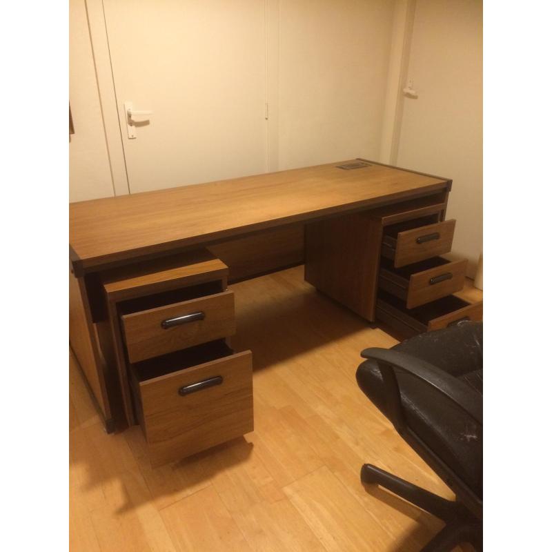 mooi eiken bureau