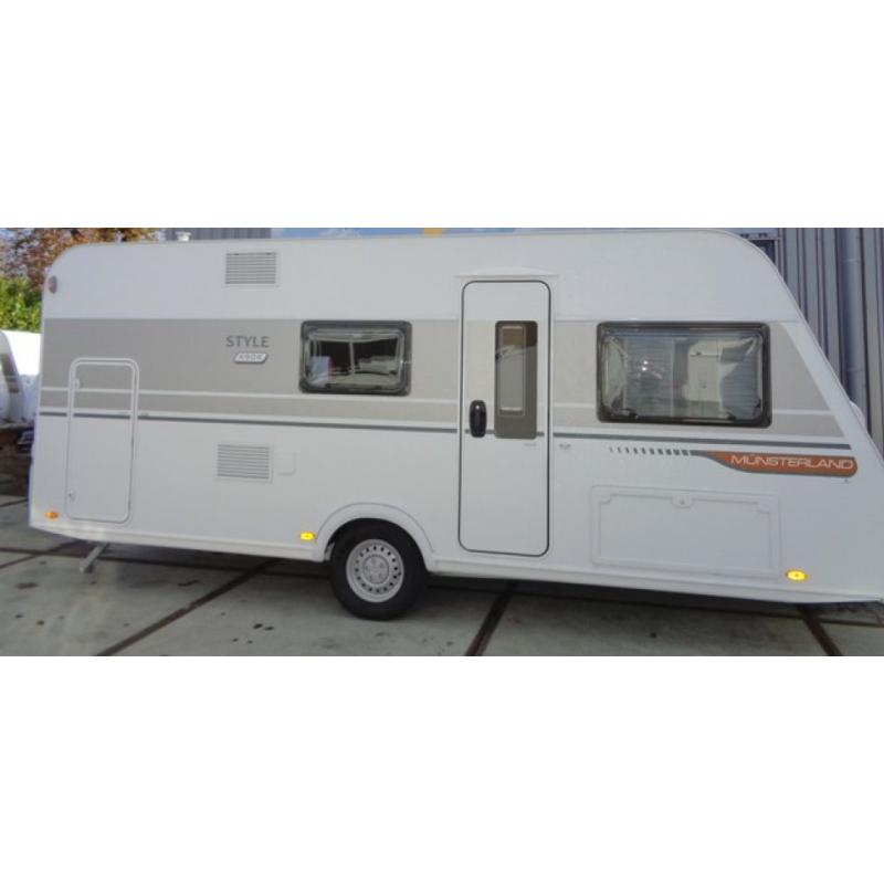 te koop caravan LMC style 490 k en voortent Vercovan