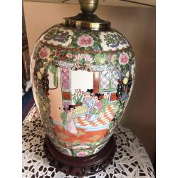 Antieke / oude decoratieartikelen - Chinese vaas met lampenkap