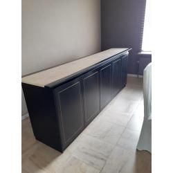 Volledige eetplaats, dressoir, barkast, tafel en 6 stoelen