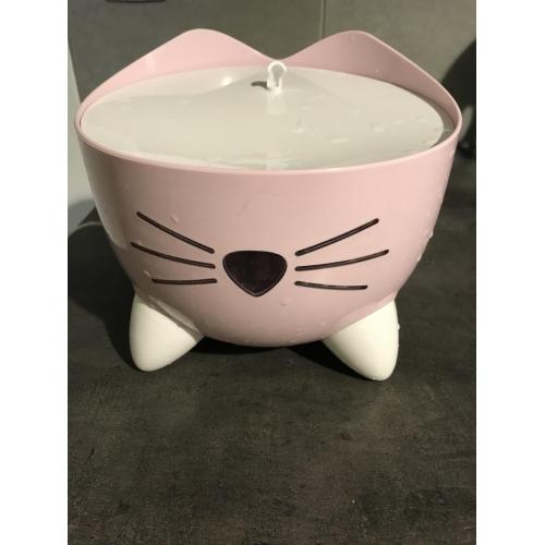 Nieuwe roze drinkfontein Trixie