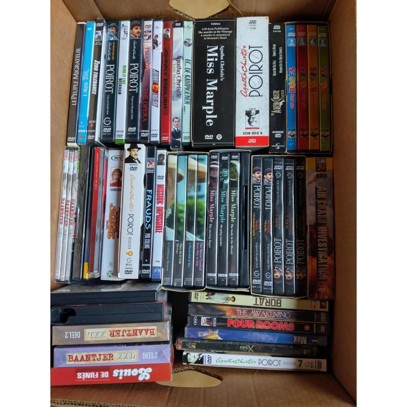 Lot van ongeveer 100 cd’s en 50 dvd’s