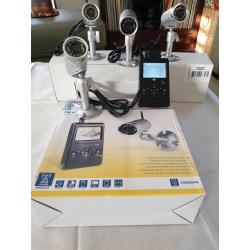 ELRO CS82DVR Draagbare Monitor met 4 Draadloze camera's