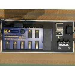 Boss GT3 en Morley verdeler in flightcase