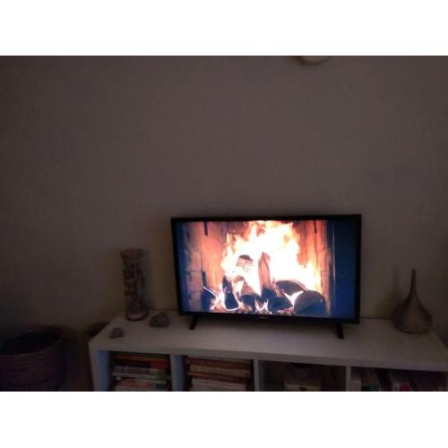 LG 32 inch full HD LCD scherm te koop