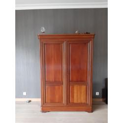 heel mooie eettafel in echt kersenhout (optie om eventueel samen te kopen met 6 stoelen, dressoir met of zonder marmer, buffettafel, salontafeltje)