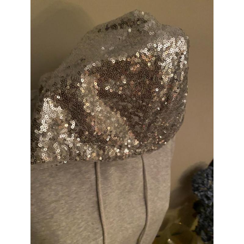 BLIKVANGER hoodie glitterkap en wit opschrift 'influencer'