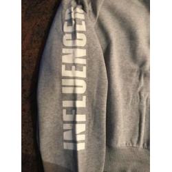 BLIKVANGER hoodie glitterkap en wit opschrift 'influencer'