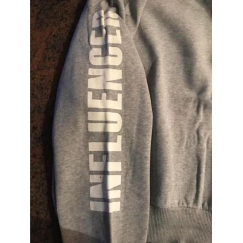 BLIKVANGER hoodie glitterkap en wit opschrift 'influencer'