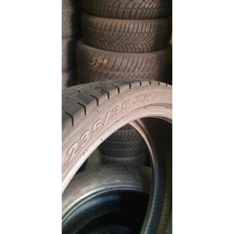 235/35r20 Pirelli avec montage et equilibrag.