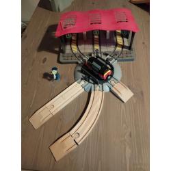 Houten trein wissel spoor en garage