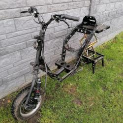 Zip 2000 chassis met 125cc  A1 papieren