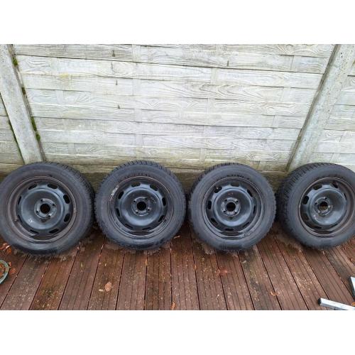 Continental contiwinter contact TS800 185/60 R15 set