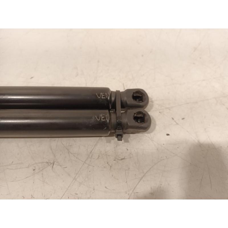 GASDRUKVEERSET ACHTER Skoda Karoq (01-2017/-)