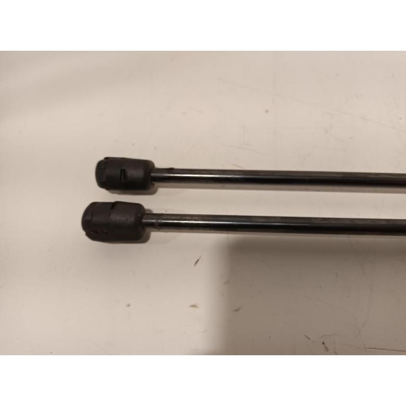 GASDRUKVEERSET ACHTER Skoda Karoq (01-2017/-)