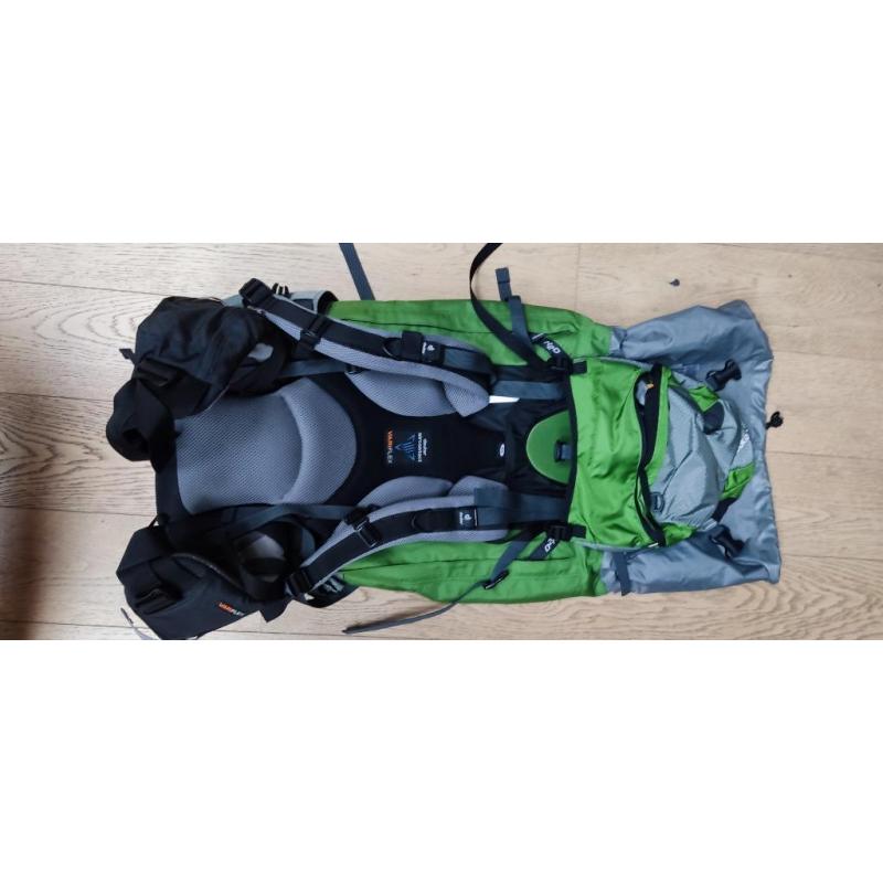 Trekking Deuter Aircontact pro rugzak met alle toebehoren.