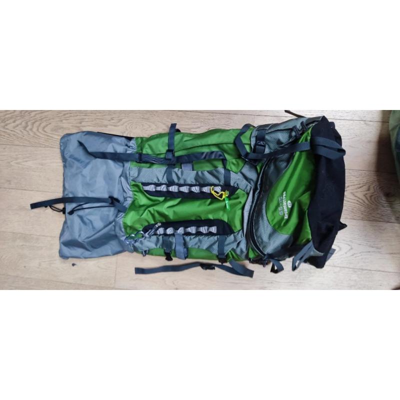 Trekking Deuter Aircontact pro rugzak met alle toebehoren.