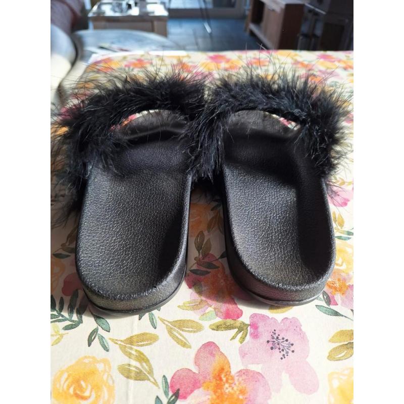 Slippers maat 38