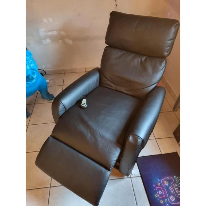 Electrische relax fauteuil in nieuwstaat
