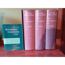 Van Dale groot woordenboek van de Nederlandse taal.