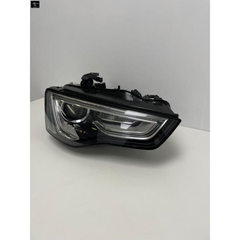 (VR) Audi A5 8T facelift Xenon Led koplamp rechts