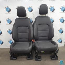 Kuga nieuw model 2023  half leder interieur