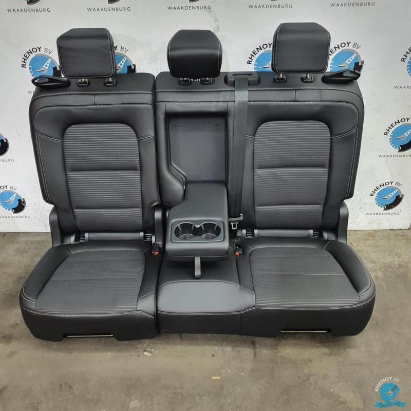 Kuga nieuw model 2023  half leder interieur