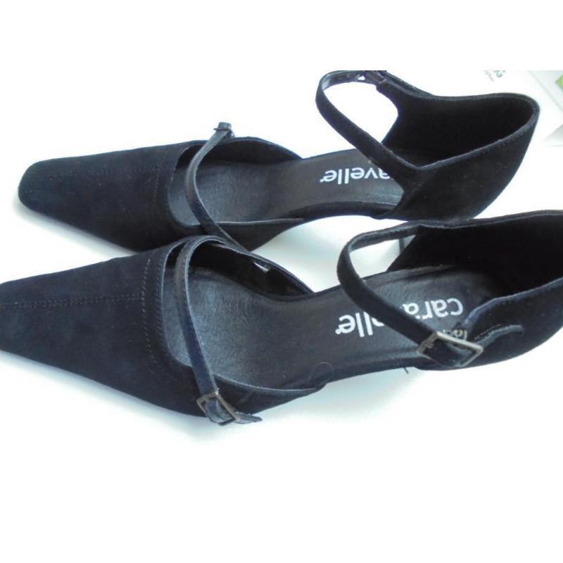 Zwarte pumps net als nieuw te koop. M 38