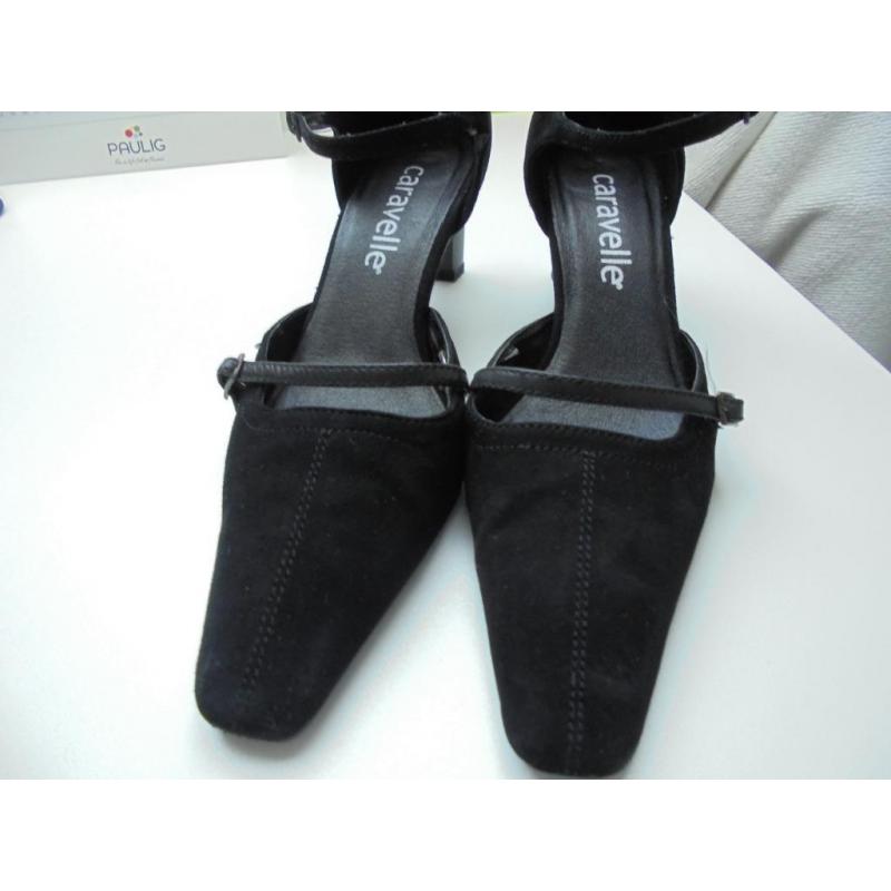 Zwarte pumps net als nieuw te koop. M 38