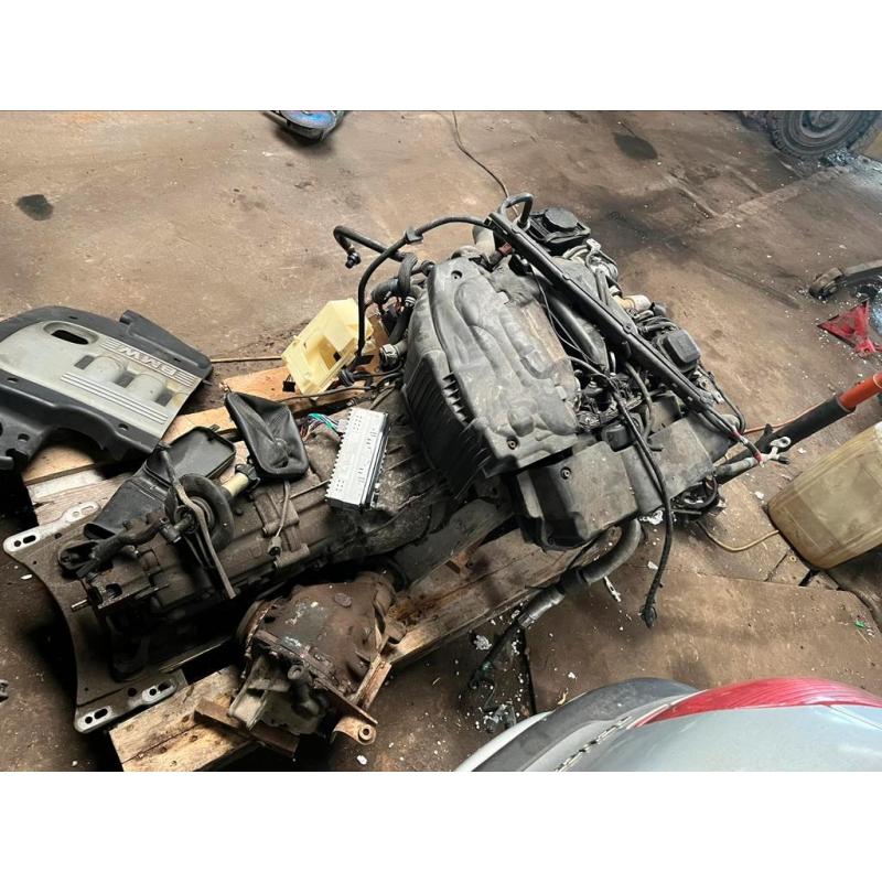 Bmw e46 320 motor met 6 bak