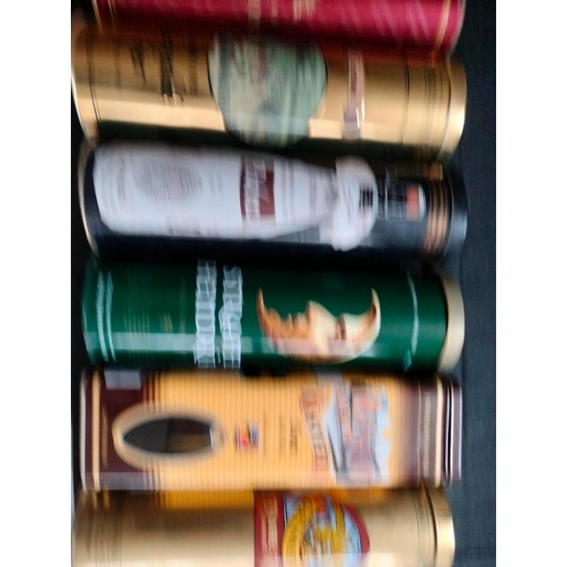 Blikken van grote flessen bier. Voor de verzamelaar. 5€
