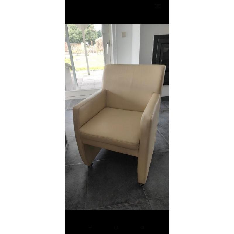 6x beige leren eetkamerstoel op wieltjes