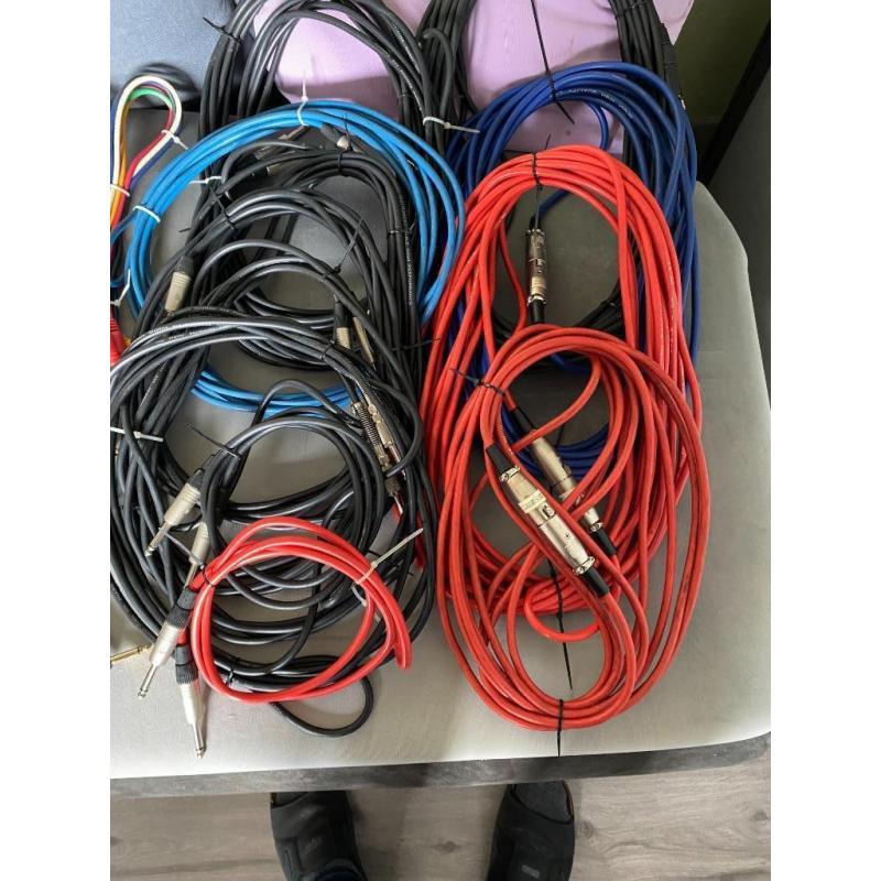Case met meer dan 30 kabels  enz XLR,JACK,RCA,Speakon