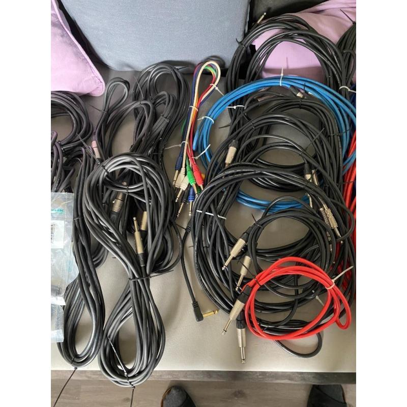 Case met meer dan 30 kabels  enz XLR,JACK,RCA,Speakon