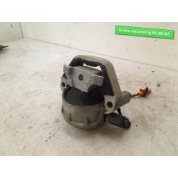 MOTORSTEUN LINKS Audi A6 Avant (C7) (01-2011/09-2018)
