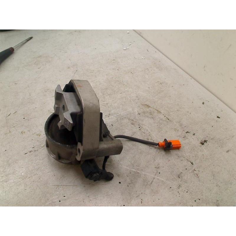 MOTORSTEUN LINKS Audi A6 Avant (C7) (01-2011/09-2018)