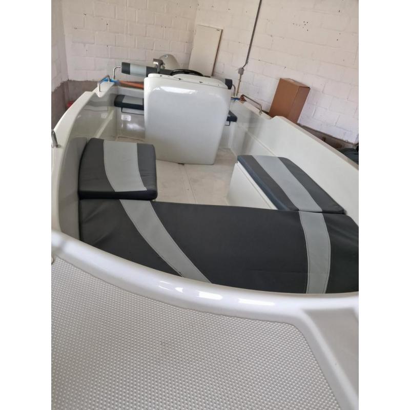 boot met motor 15 pk trailer