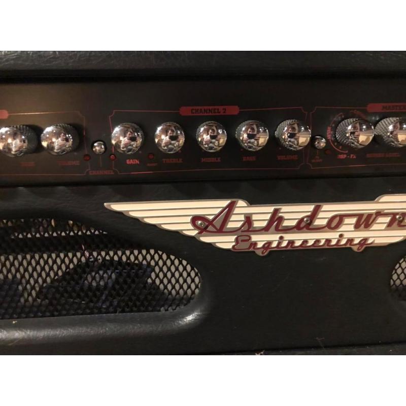 Tête d’amplifications aschdown FA 60 avec baffle 412