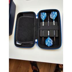 Kompleet darts-set alles op en aan, prijs inbegr