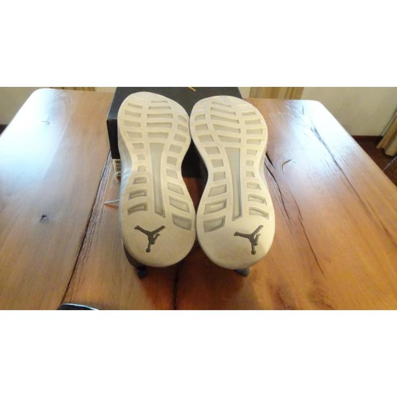 leuk paar sneakers voor heren