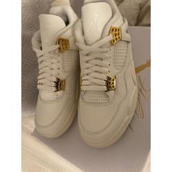 Jordan 4 white en gold (metalic)