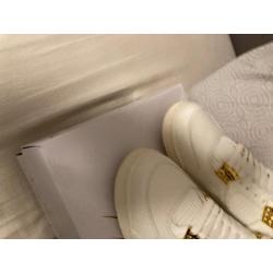 Jordan 4 white en gold (metalic)