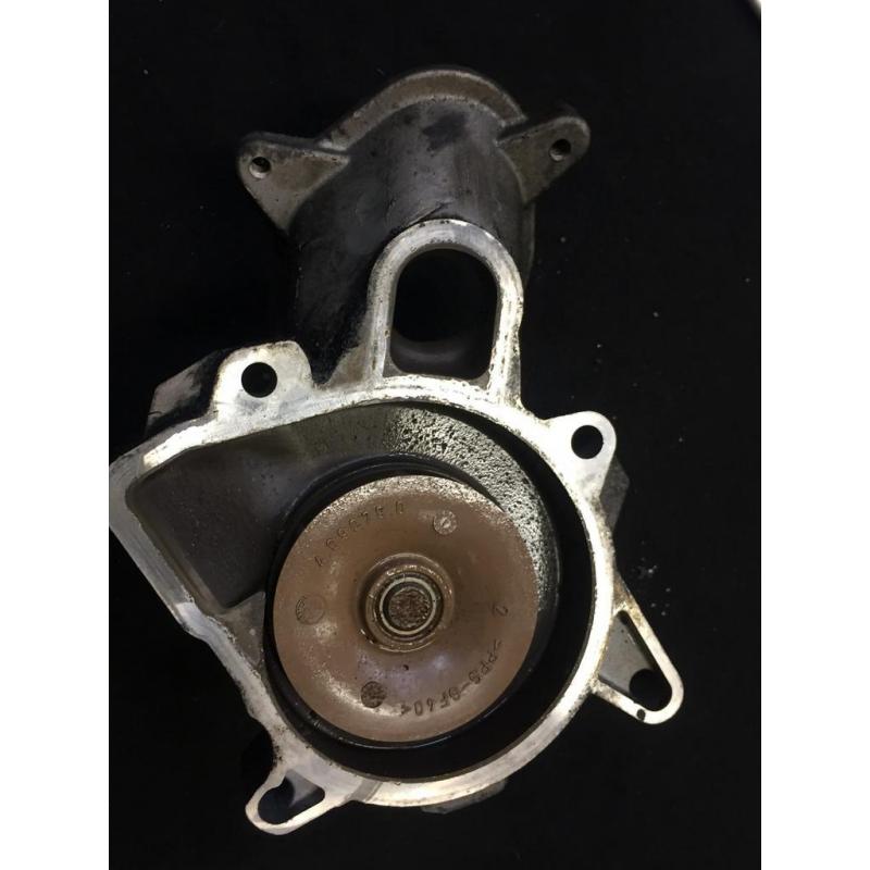 Waterpomp BMW E90 E91 330d E60 E61 530D m57 motoren