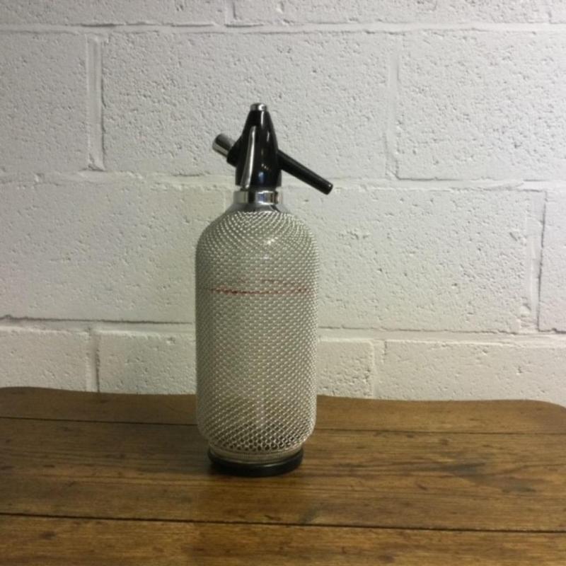 Soda Sifon van gehard glas met chroom versiering