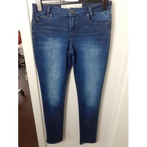 LOLA & LISA Blauwe jeans Maat: 38 Prijs: € 3