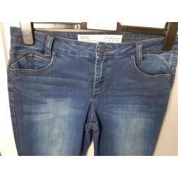 LOLA & LISA Blauwe jeans Maat: 38 Prijs: € 3