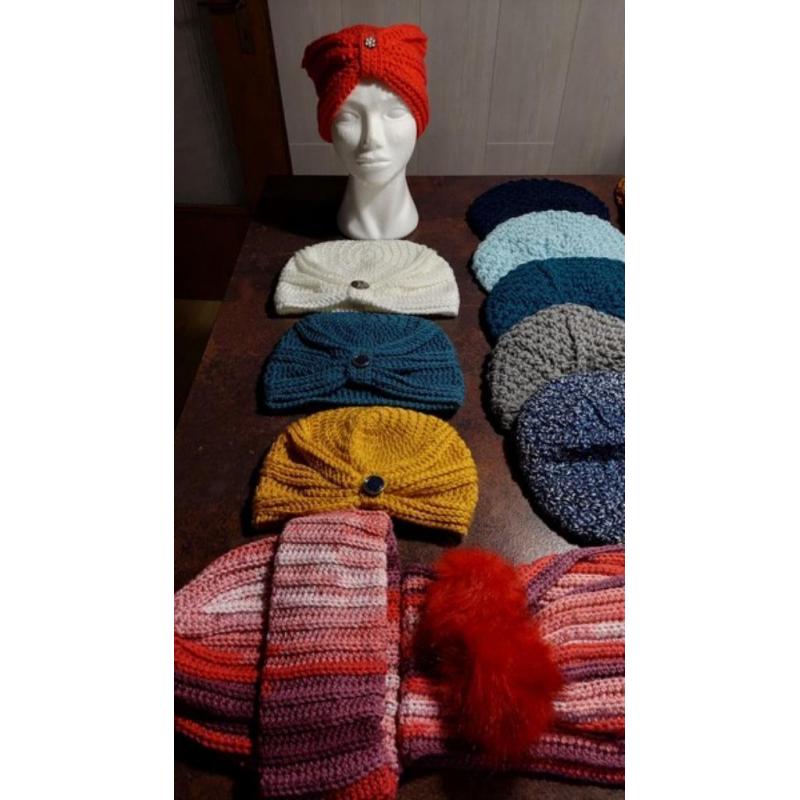 Lot de berêts et bonnets crochetés main